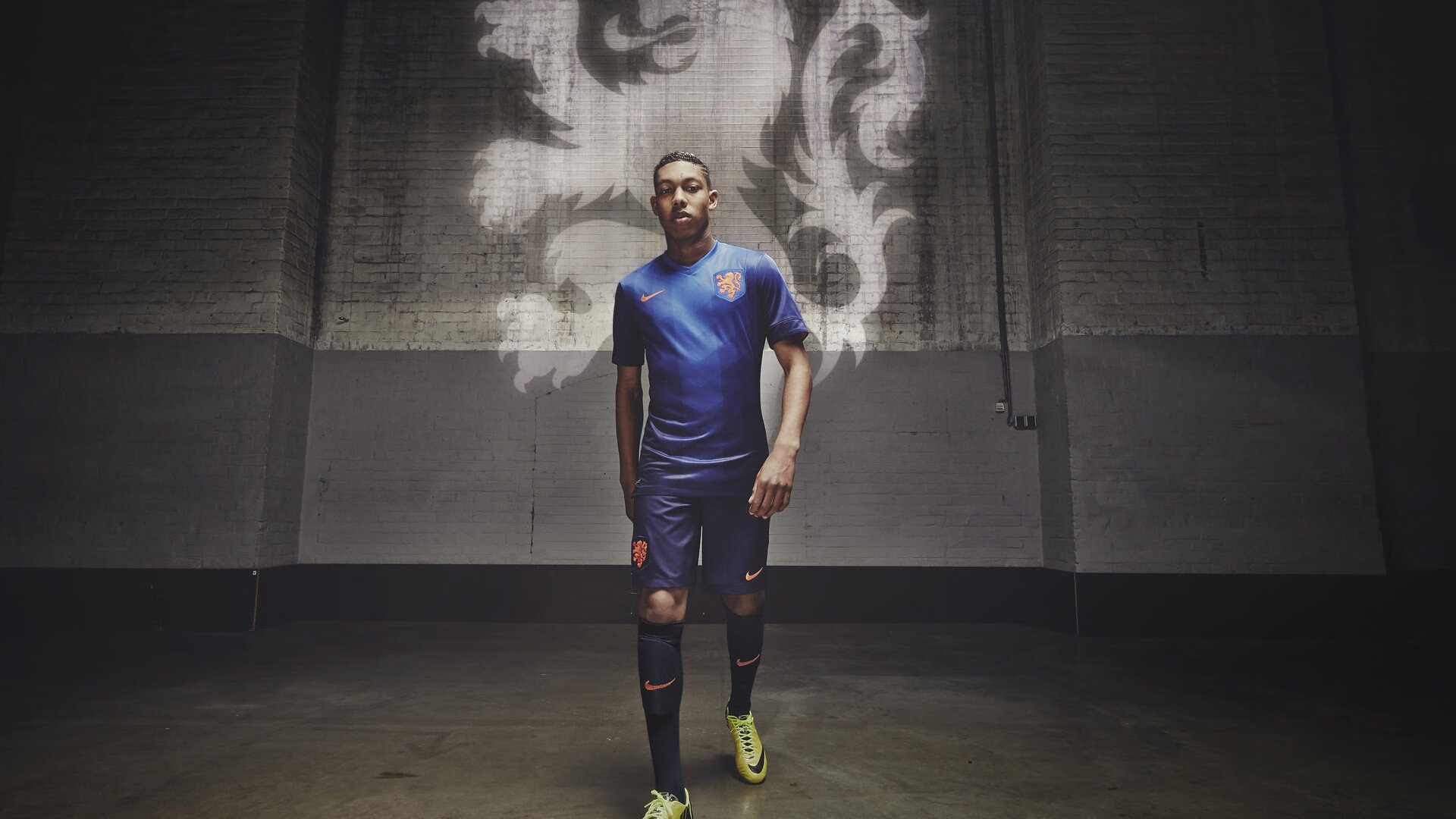 传奇场地再现：著名球场背后的故事与揭秘，传奇场地再现_著名球场背后的故事与揭秘